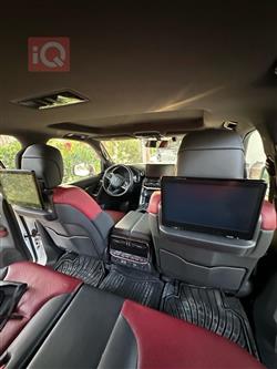 تۆیۆتا لاند کروزەر